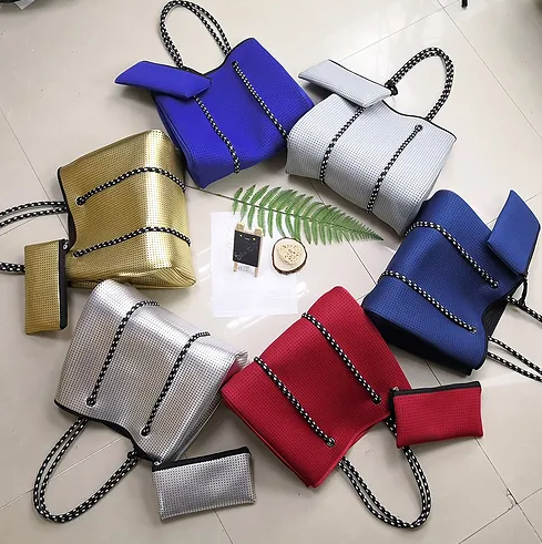 🔥 Meistverkaufte Strandtasche aus perforiertem Neopren – stilvolle und funktionelle Damenhandtasche